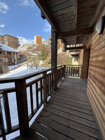 Balcon 8 m2 ensoleillé l'après midi, accès escalator pour l'accès au pistes 
