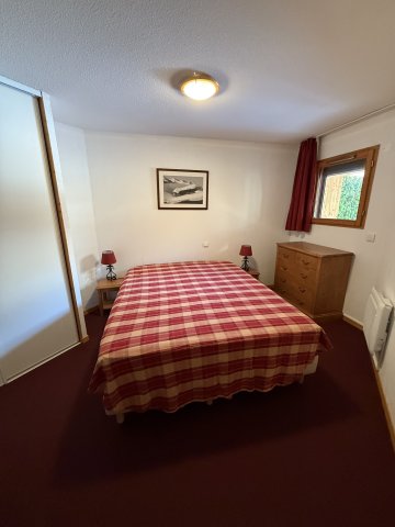 Chambre 160*200 Matelas neuf , couette + Couverture 