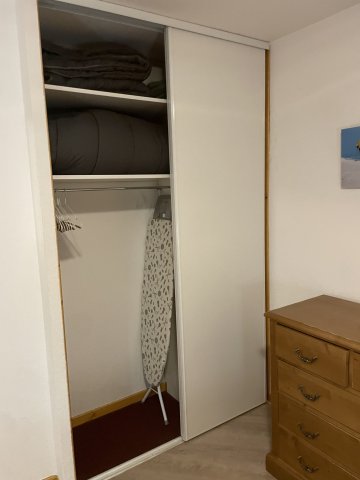 Rangement dans chambre parentale