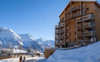 Situé au pied du Jardin des Piou-Piou et à deux pas de la Maison de l’Enfant