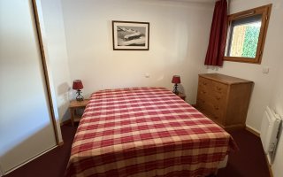 Chambre 160*200 Matelas neuf , couette + Couverture 
