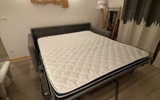 Canapé lit avec Bon matelas épais 